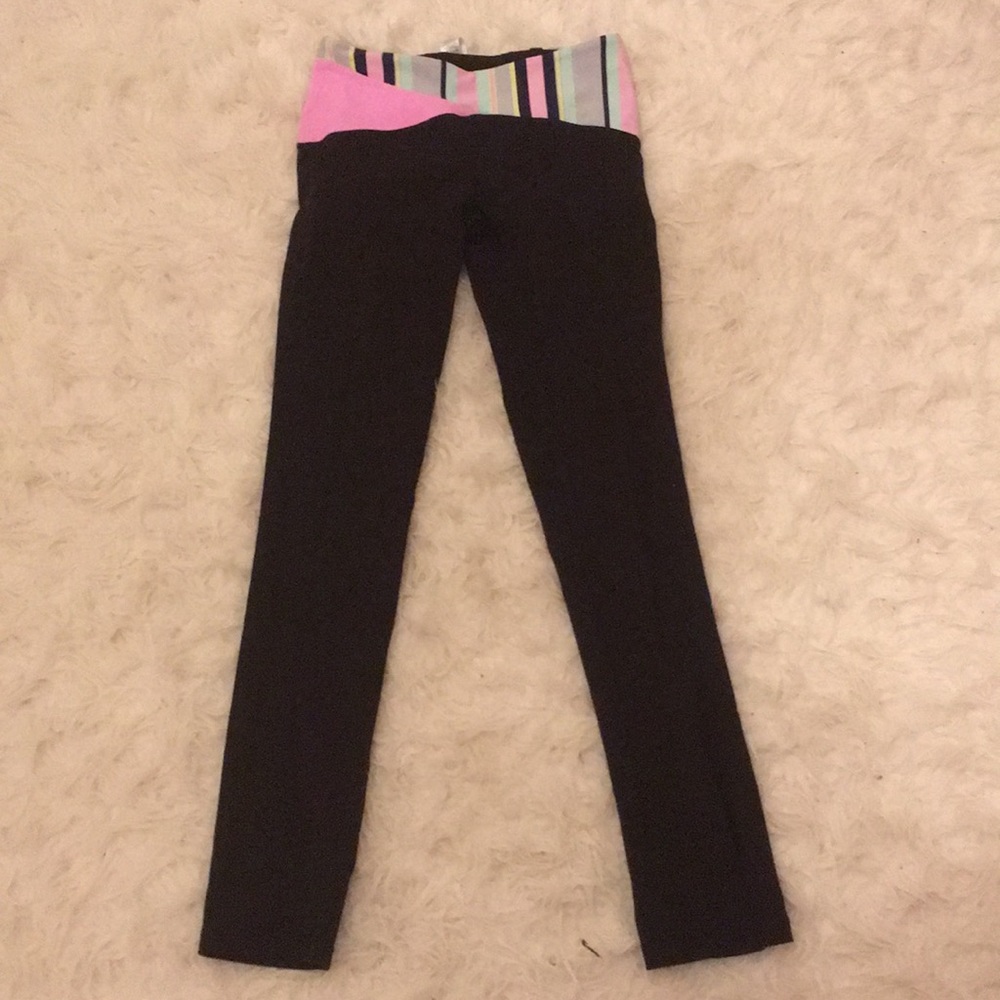 Girls reversible ivivva leggings!! Limited edition